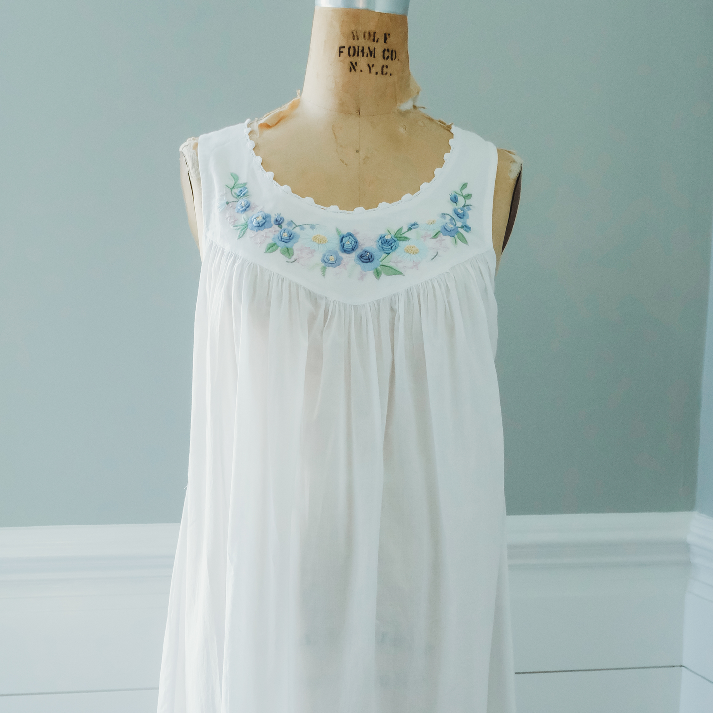 Rosebud Nightgown - Blue
