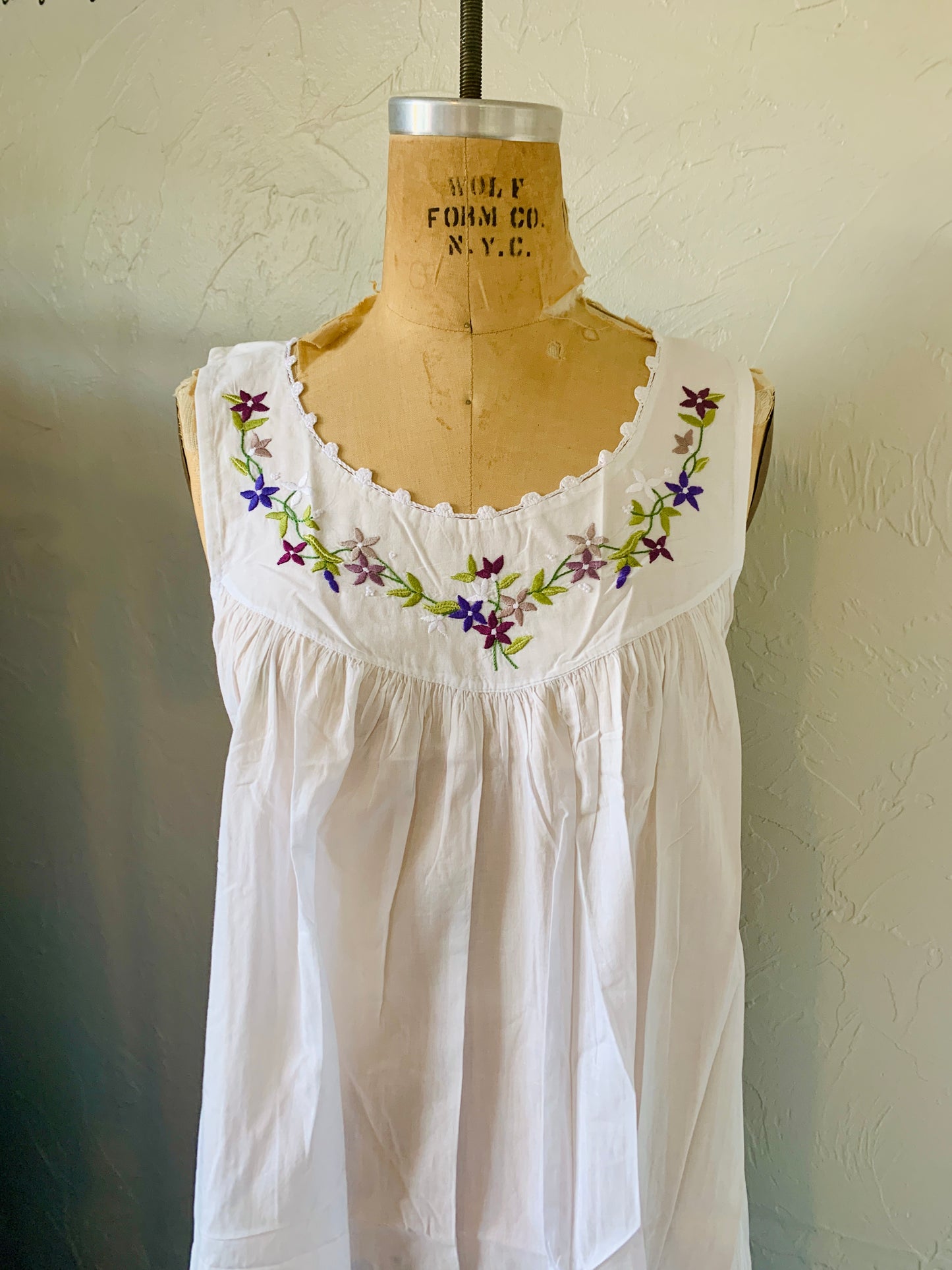 The Sarah Garland Nightgown - Purple