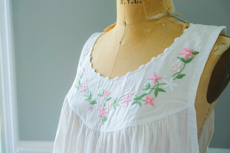 The Sarah Garland Nightgown - Pink